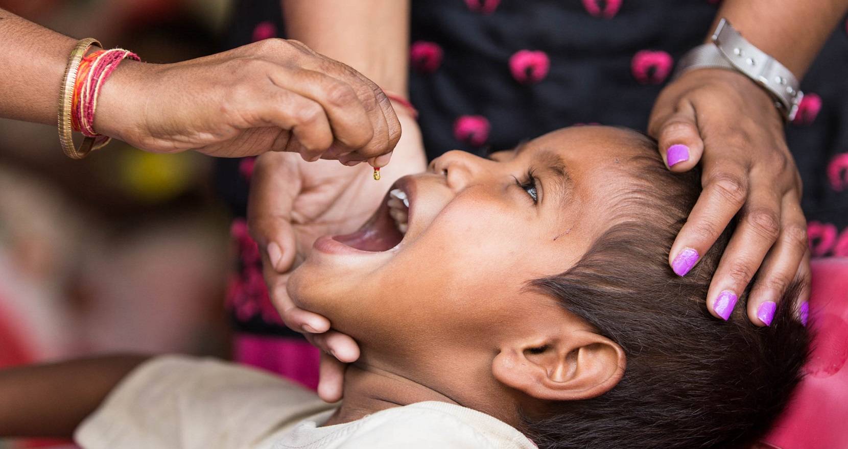 कात्तिक २ र ३ गते बालबालिकालाई भिटामिन 'ए' र जुकाको औषधि खुवाइँँदै