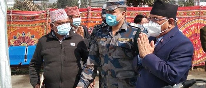 कोरोना भाइरसविरुद्धको खोप: प्रचण्डले लगाए खोप