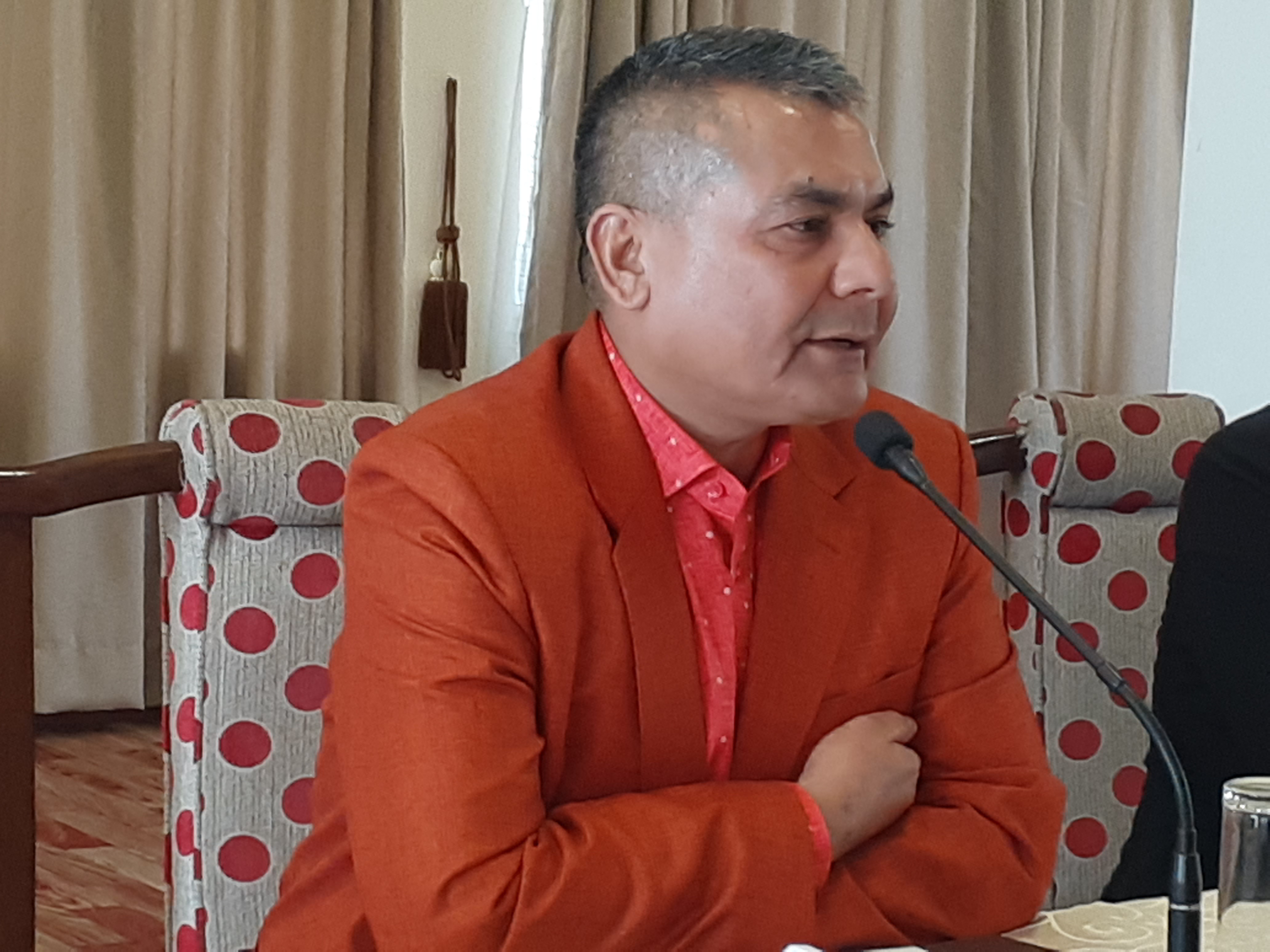 फेक डकुमेन्ट बनाएर प्रधानमन्त्रीविरुद्ध अफवाह फैलाएको अभियोगमा मेडिकल व्यवसायी दुर्गा प्रसाईं पक्राउ