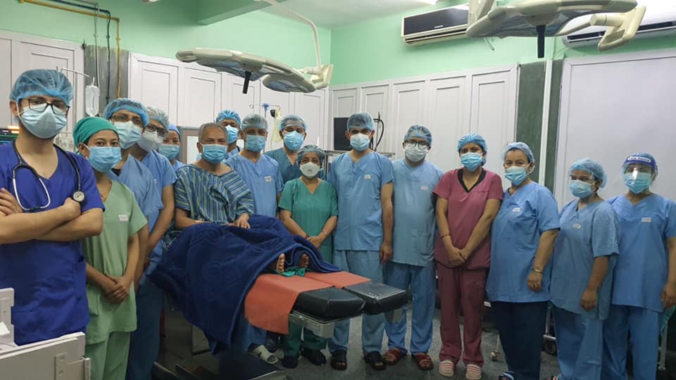डा. बाबुराम भट्टराईको न्युरो–इन्डोक्राइनको ट्युमरको  शल्यक्रिया सफल, आइसीयूमा सारियो