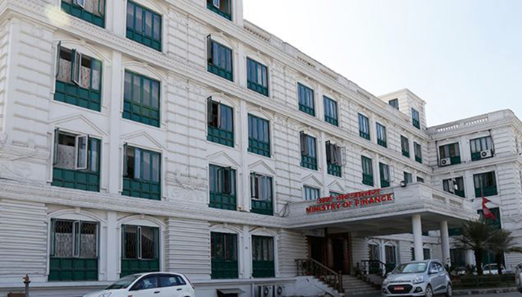 भेन्टिलेटर, अक्सिजन प्लान्ट र अक्सिजन ट्यांकका लागि २ अर्ब ९५ करोड २० लाख रुपियाँ अर्थ मन्त्रालयबाट स्वीकृत