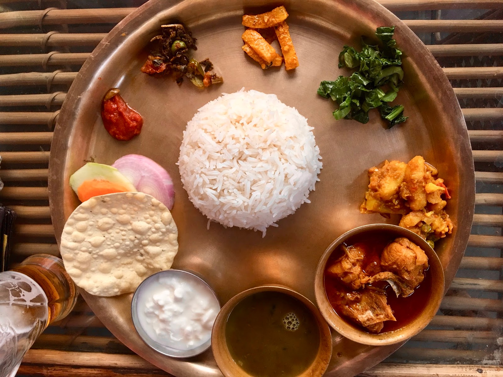 कोरोना सङ्क्रमित र कुरुवालाई २० रुपियाँमै भरपेट खाना
