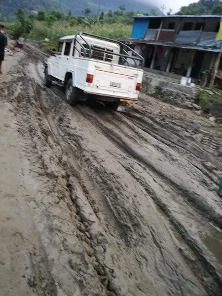 लमजुङ दोर्दीका वाढी पीडित ४० घर परिवारलाई खाद्यान्न वितरण