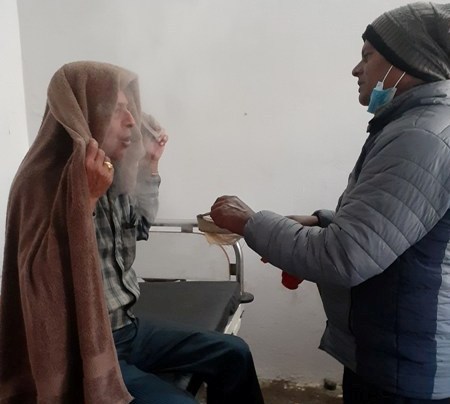 ‘बच्चाछिर धुमपान विधि’ बाट आवाज बन्द भएका बिरामीको उपचार