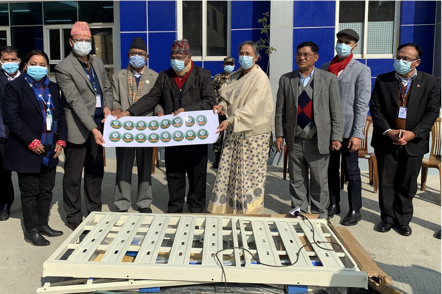 निर्मल लामा स्मृति प्रतिष्ठानद्धारा वीर अस्पतालाई ३० वटा आईसीयू बेड हस्तान्तरण