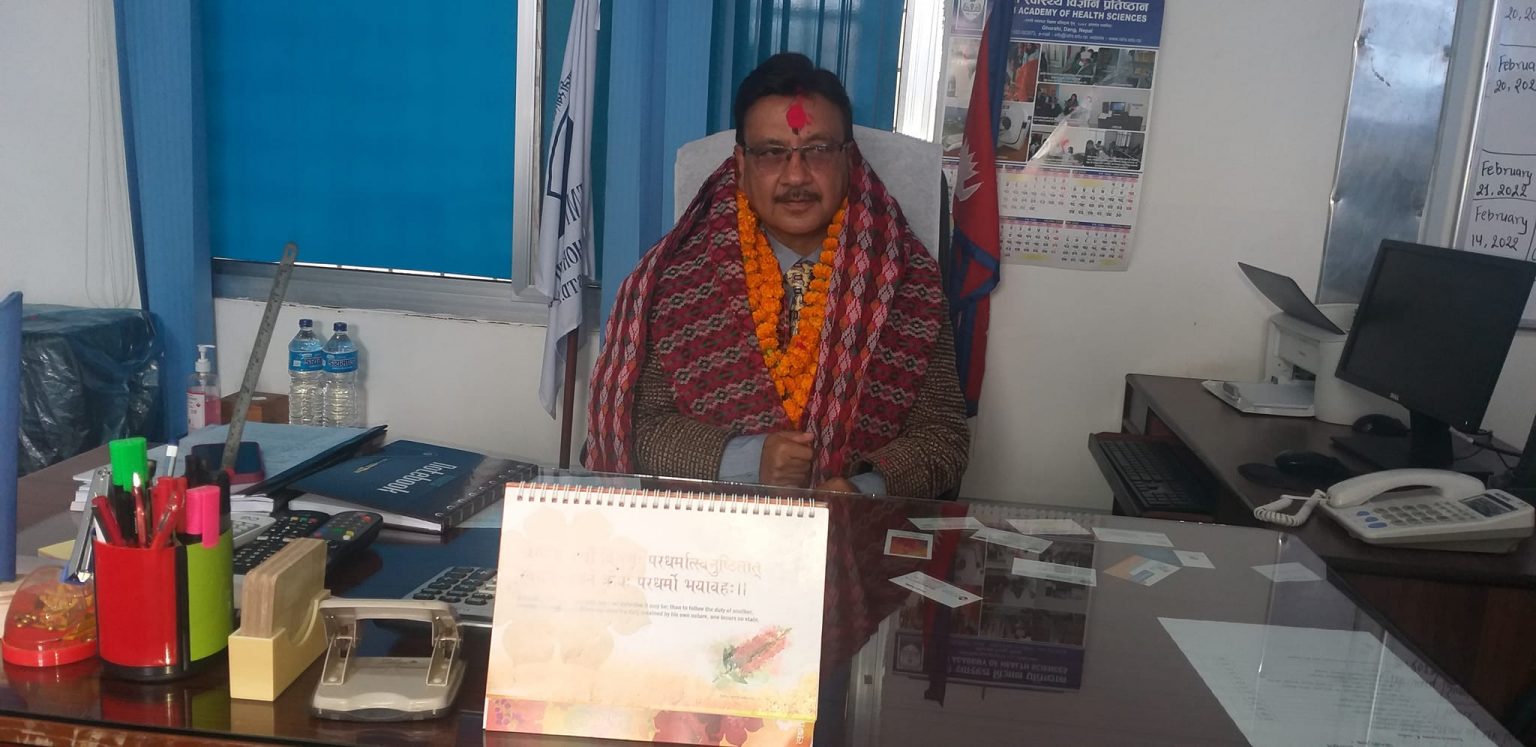 राप्ती स्वास्थ्य प्रतिष्ठानका नवनियुक्त उपकुलपति डा. लामिछानेद्धारा पदभार ग्रहण
