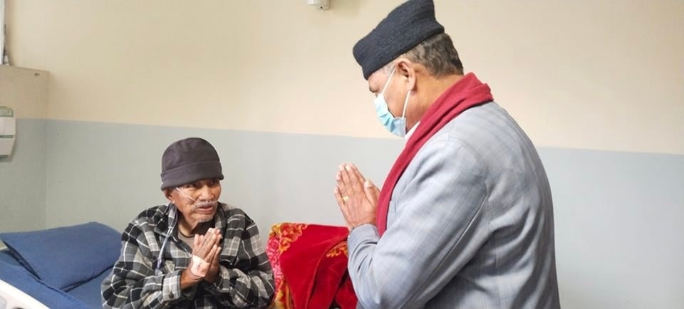 सत्यमोहन जोशीको उपचारमा कुनै कसर बाँकी नराख्न स्वास्थ्यमन्त्रीको निर्देशन