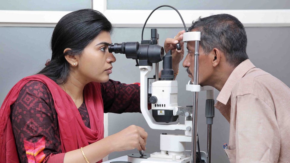 मनाङको चामेमा आँखा शिविरः ६० जनाको शल्यक्रिया