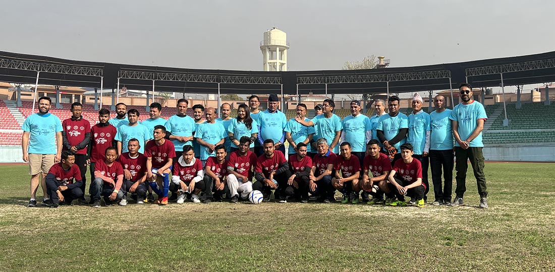 दशरथ रंगशालामा स्वास्थ्यमन्त्रीले नेतृत्व गरेको टोली र मृगौला प्रत्यारोपित टोलीबीच फुटवल प्रतियोगिता