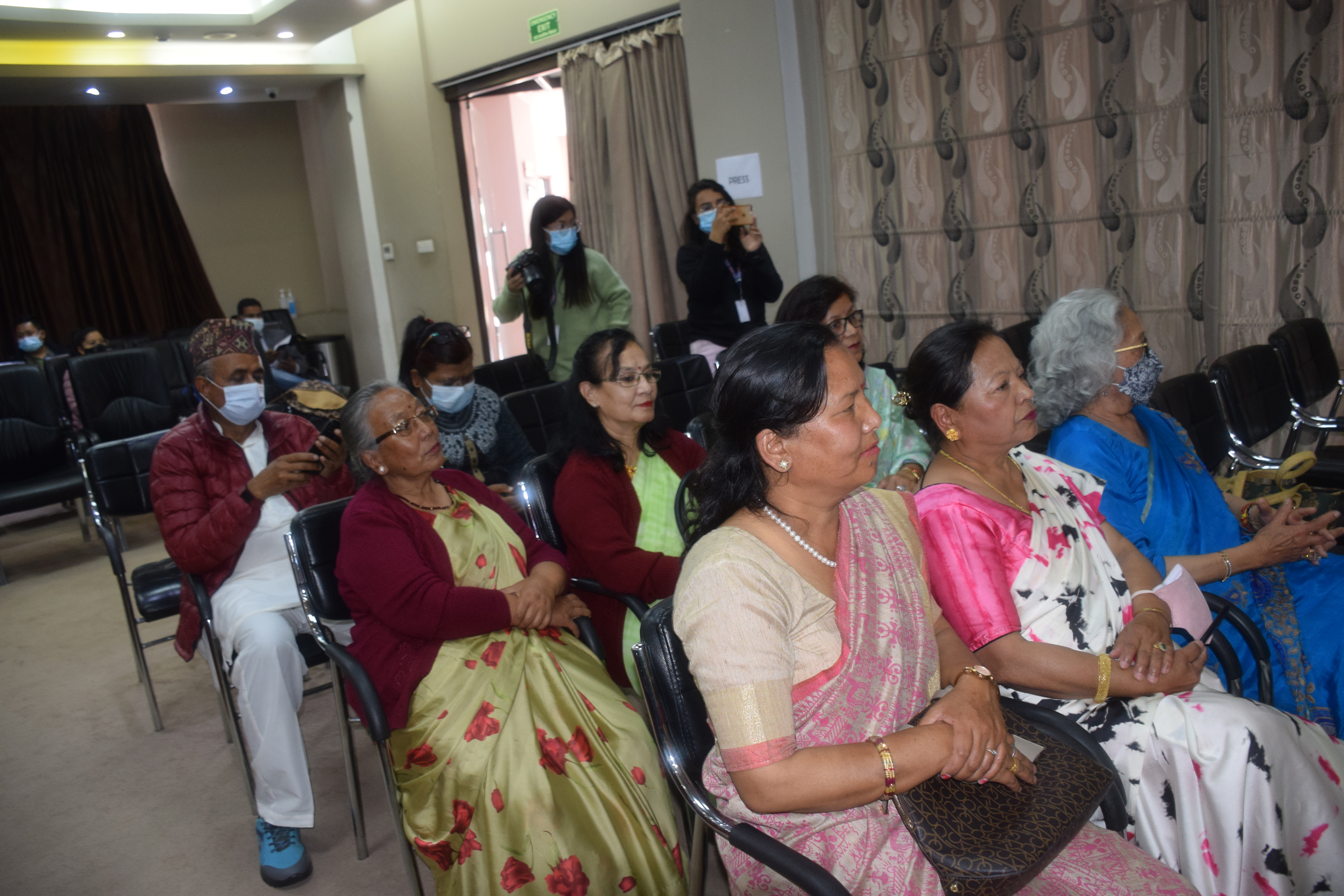 क्यान्सर बिजेता र कलाकारबीच अन्तर्राष्ट्रिय नारी दिवस,  समयमै रोग पहिचान गर्न क्यान्सर विशेषज्ञ डा. सुदिपको आग्रह