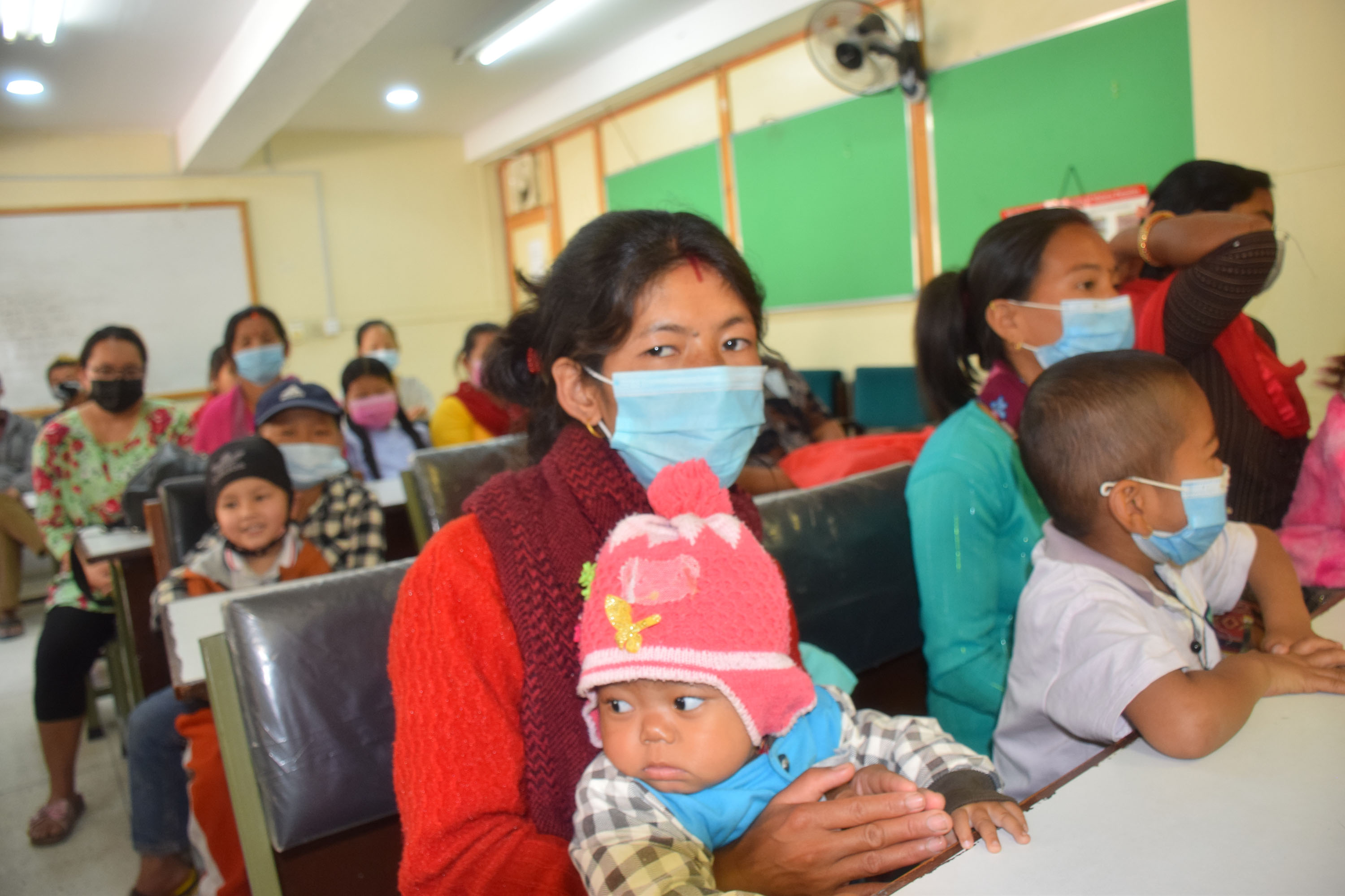 कान्ति बाल अस्पतालमा उपचाररत क्यान्सर पीडित बालबालिकाका अभिभावक तथा स्याहारकर्ताहरुलाई संक्रमण सम्बन्धि सचेतना