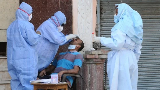 भारतमा कोरोना संक्रमण बढ्दो, एकैदिन थपिए ११ सय बढी संक्रमित