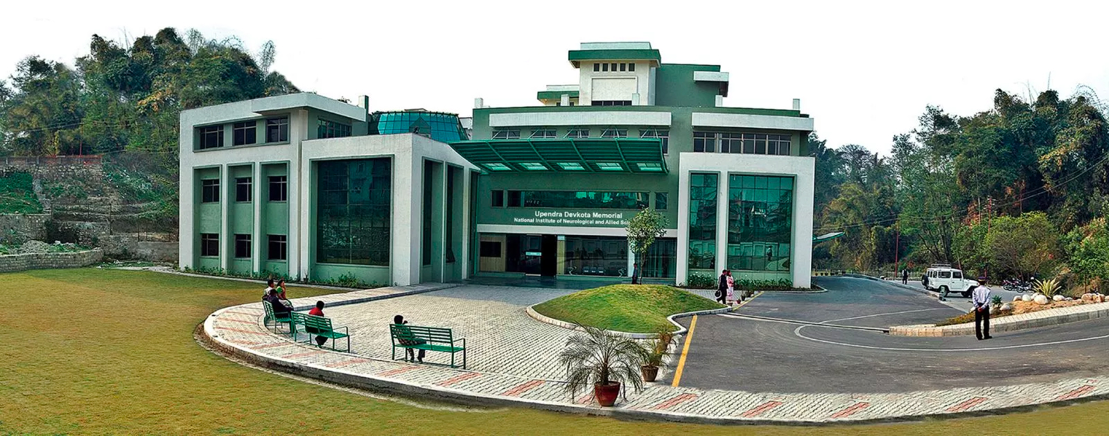 न्युरो हस्पिटलको १६ वर्ष पूराः न्यूरो सर्जरीमा एमसिएच तालिम लिएका १६ जना डाक्टर सम्मानित