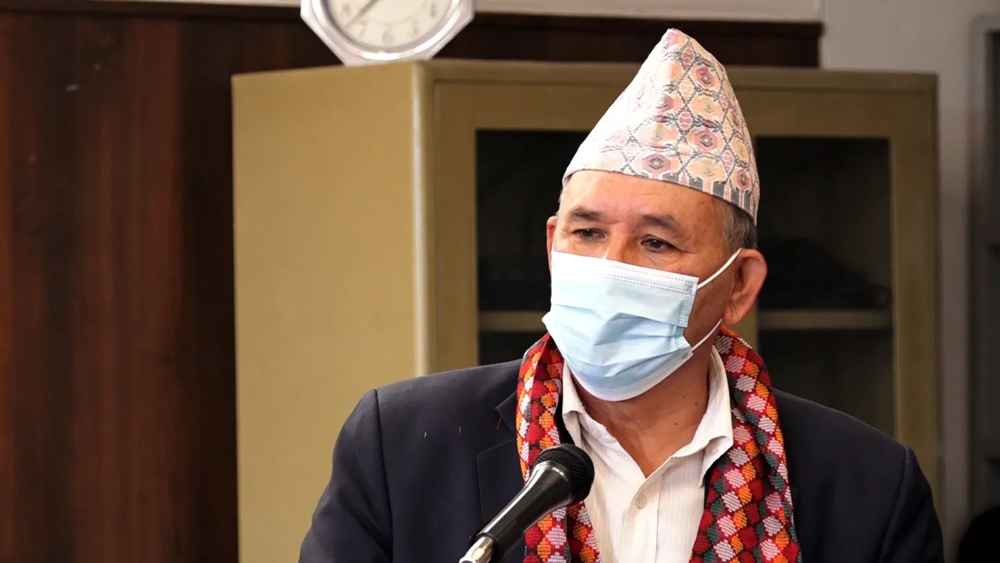 धनाढ्य र बुद्धिजीविबाटै स्तनपानमा हेलचेक्राइँ भयो: स्वास्थ्यमन्त्री खापुङ