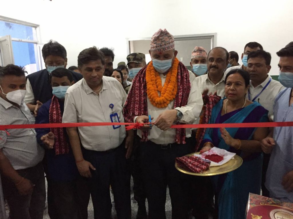 अस्पतालमा नबसेर बाहिर क्लिनिक सञ्चालन गर्ने चिकित्सकहरूलाई कारबाही