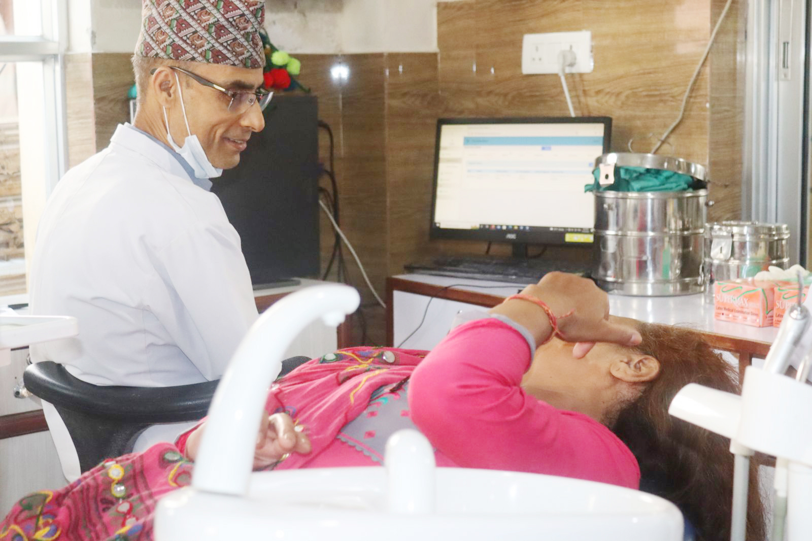 ‘जसको दाँत सबल उसको जीवन सफल’-डा. सुवास घिमिरे