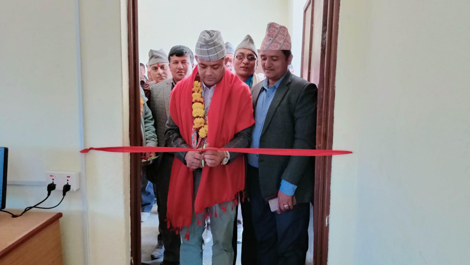 नेपालमा जुनसुकै रोगको उपचार सम्भव हुनेगरी स्वास्थ्य क्षेत्र सुधार गर्न आवश्यक छ’–स्वास्थ्यमन्त्री गिरी