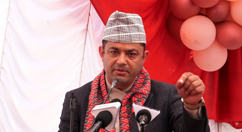 'नर्सहरुलाई न्यूनतम पारिश्रमिक नदिने स्वास्थ्य संस्थालाई कारबाही गर्छुु'- स्वास्थ्यमन्त्री गिरी