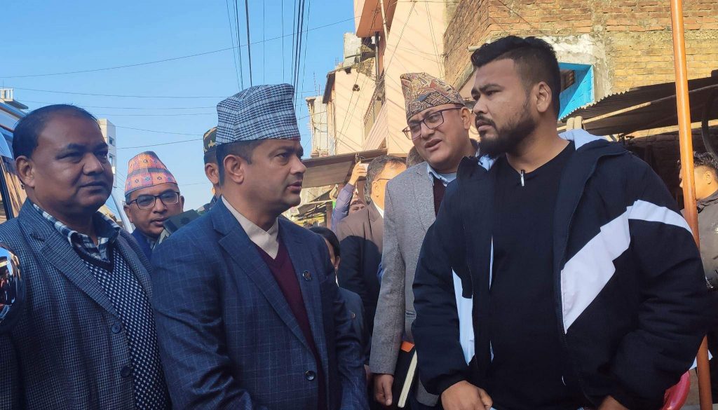 दादुरा नियन्त्रणका लागि कुनै कसर बाँकी नराख्ने स्वास्थ्य मन्त्री गिरीको प्रतिवद्धता