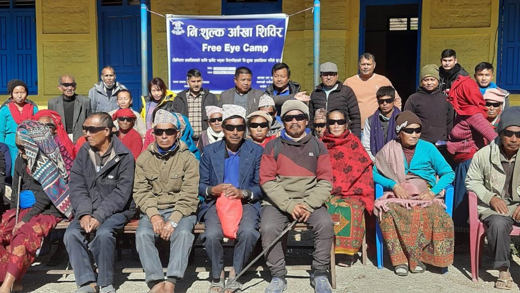 निःशुल्क आँखा शिविरः माथागढीका ३ सय ७५ जना लाभान्वित
