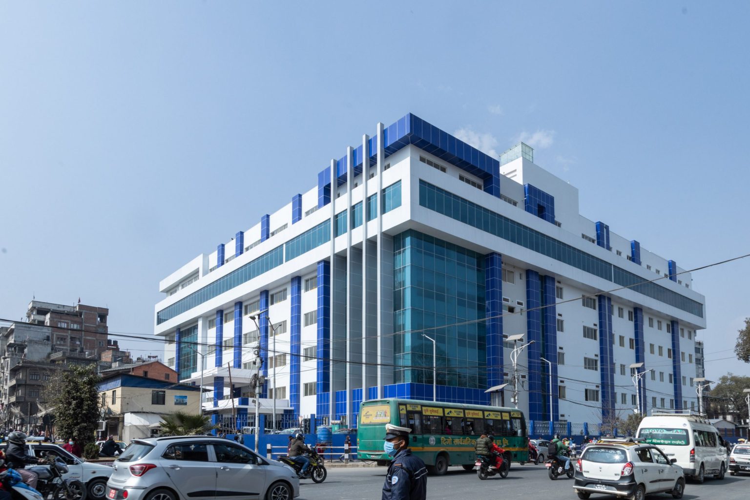 वीर अस्पतालको छैटौं तलाबाट हाम फालेर एक पुरुषको मृत्यु