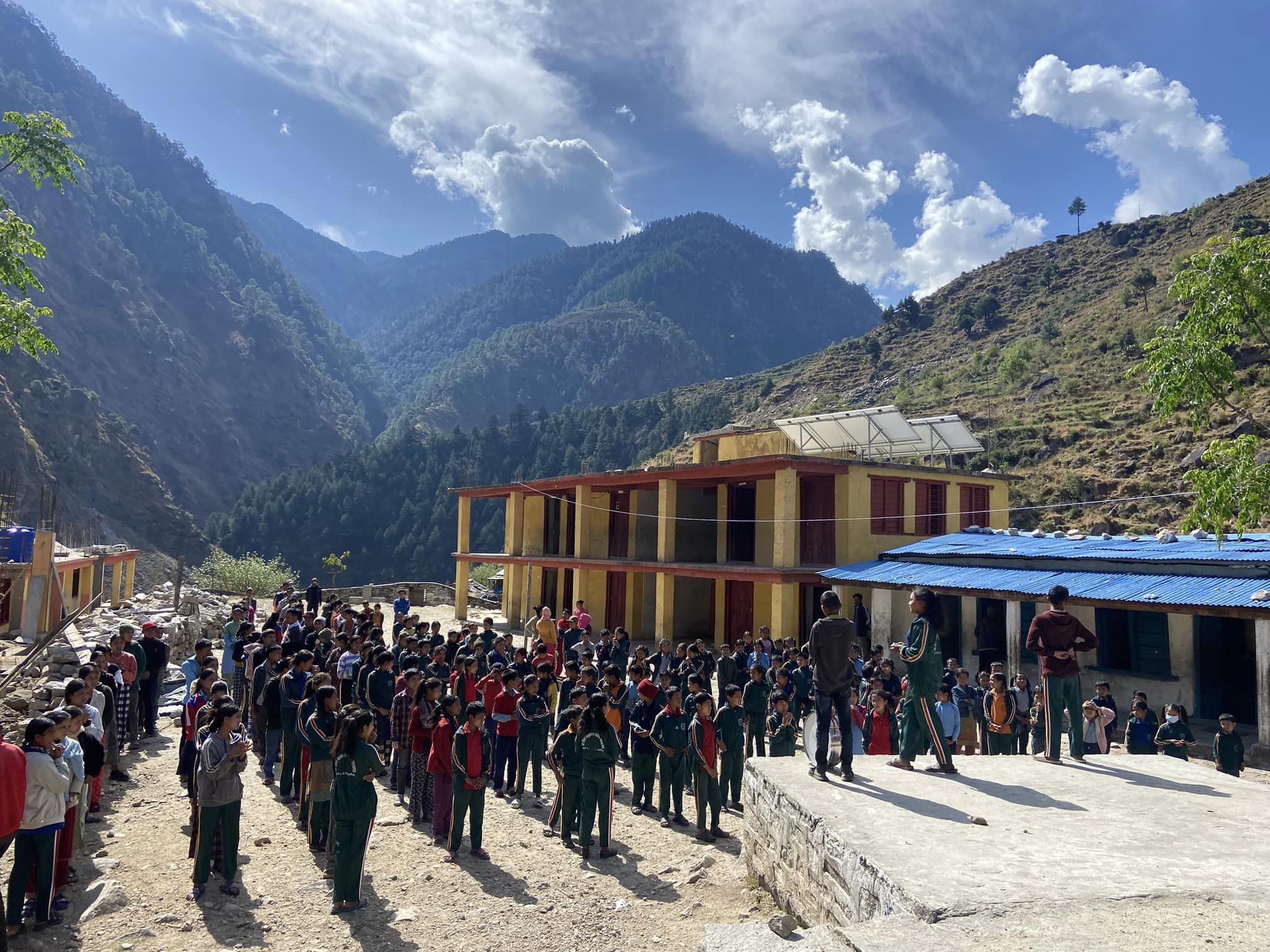 कालिकोटको तिला माविका ३० जना विद्यार्थी बेहोस, पठनपाठनमा समस्या भएपछि विद्यालय बन्द