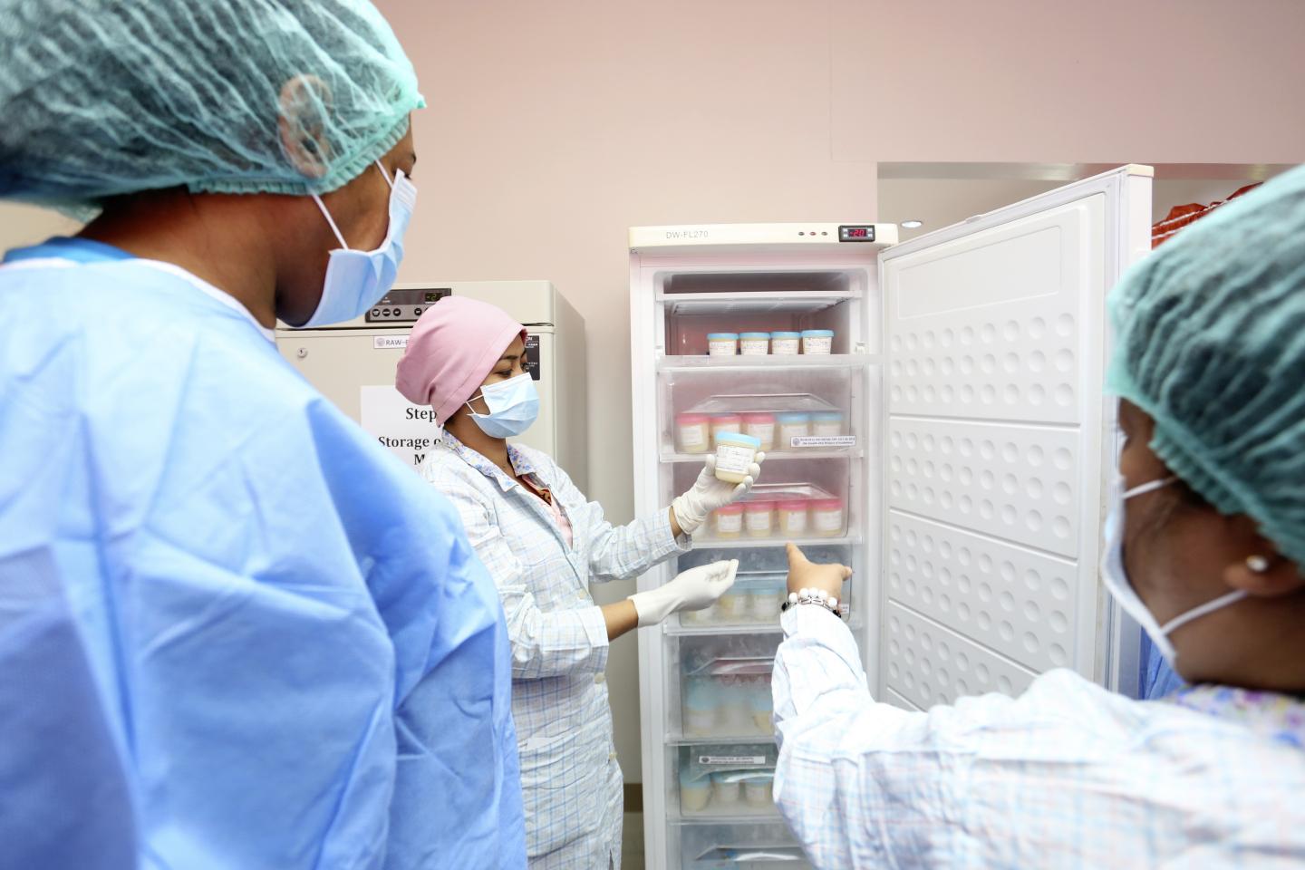 ह्युमन मिल्क बैंकः दैनिक औसत १० जनाले दूधदान गर्दै, अझै अपुग