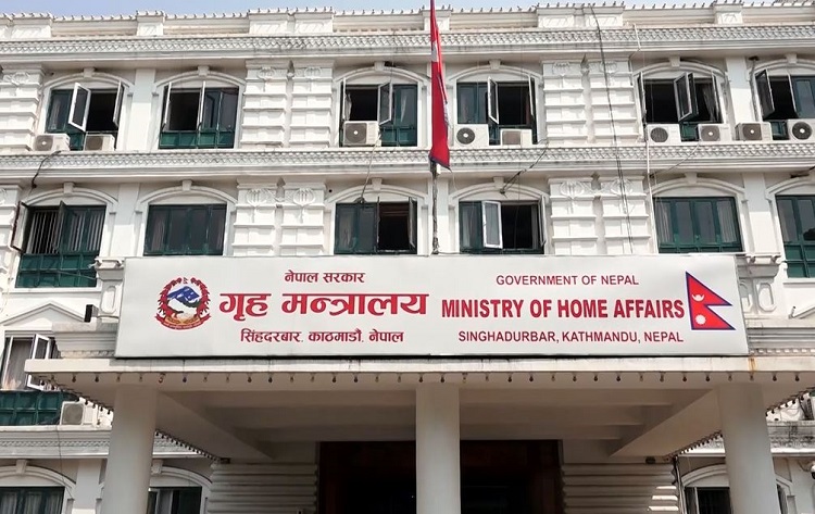 डाक्टरमाथि कुटपिट गर्दा हुने दण्ड सजायसम्बन्धी सूचना सबै अस्पतालमा टाँस्न गृह मन्त्रालयको निर्देशन