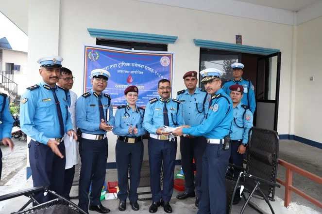 सडक सुरक्षामा ट्राफिक अभियानः चालक र परिचालकलाई  ज्ञान