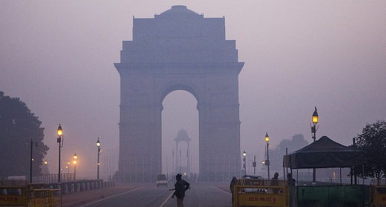 भारतको राजधानी दिल्ली र वरपर वायु प्रदुषणको स्तर बढ्दैः प्राथमिक विद्यालयहरू बन्द