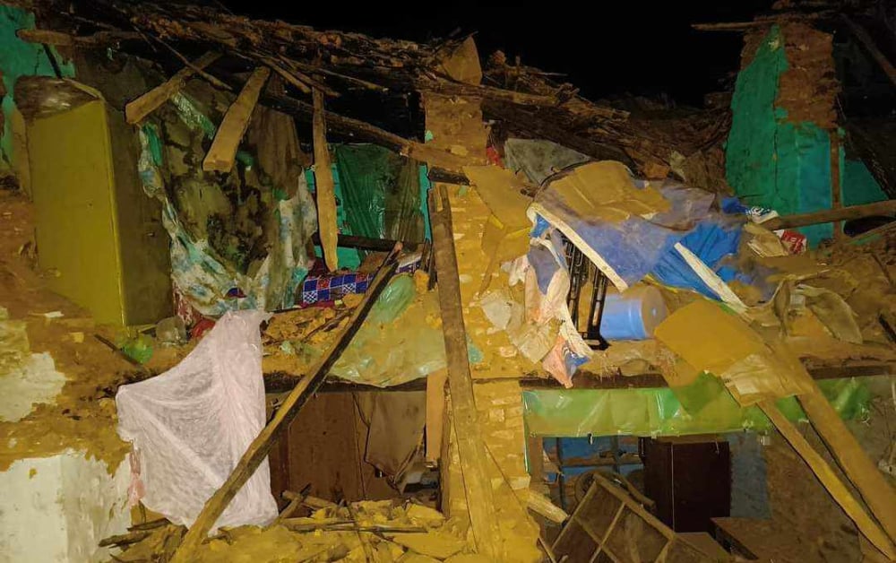 मृत्यु हुने संख्या १ सय ५४ पुग्यो, १ सय ५० भन्दा बढी घाइते, १६ जना चिकित्सकसहित प्रधानमन्त्री भूकम्प प्रभावित क्षेत्रमा