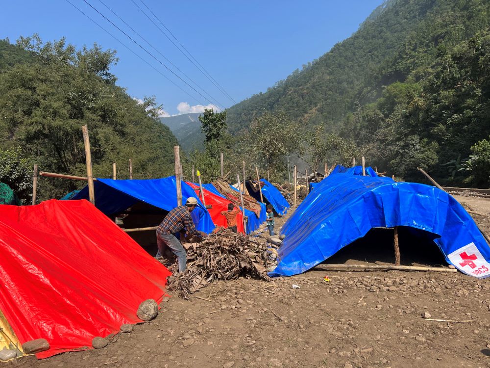 भूकम्पपीडित बालिकाको चिसोले कठ्याङ्ग्रिएर मृत्यु