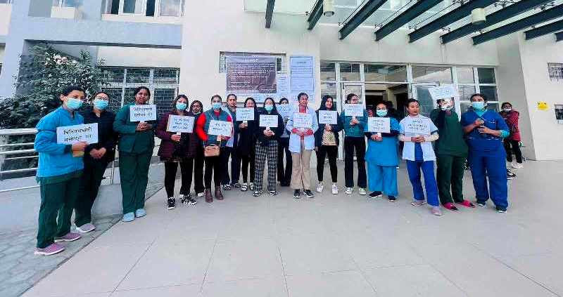 निजामती अस्पतालका करार नर्स आन्दोलित