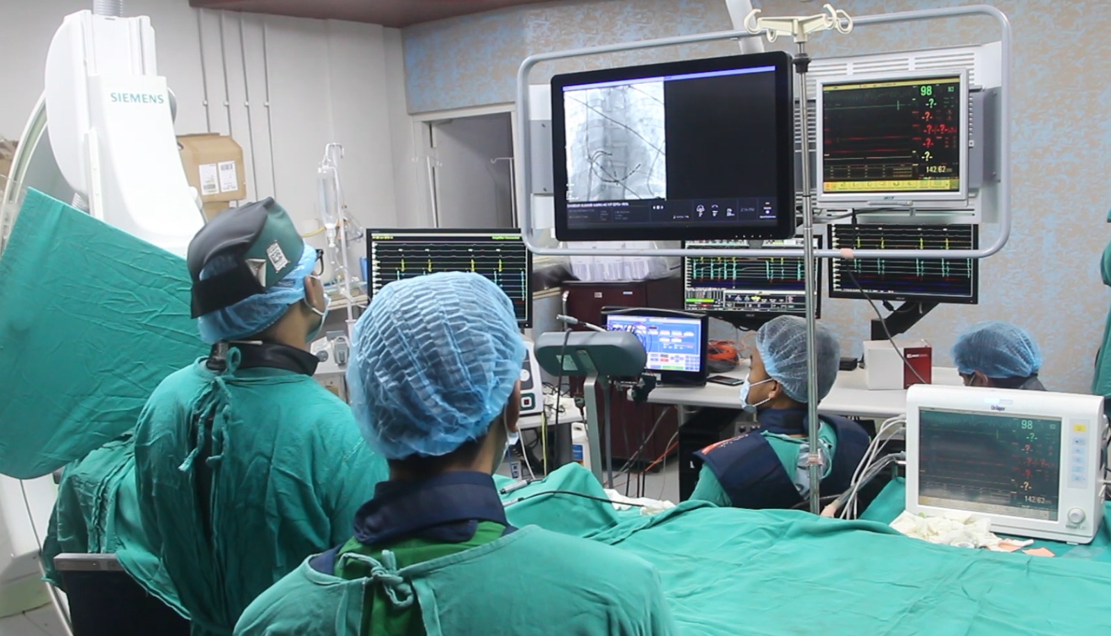 नोवेलमा मुटुको धड्कन बढ्ने विरामीको दीर्घकालीन उपचार सुरु