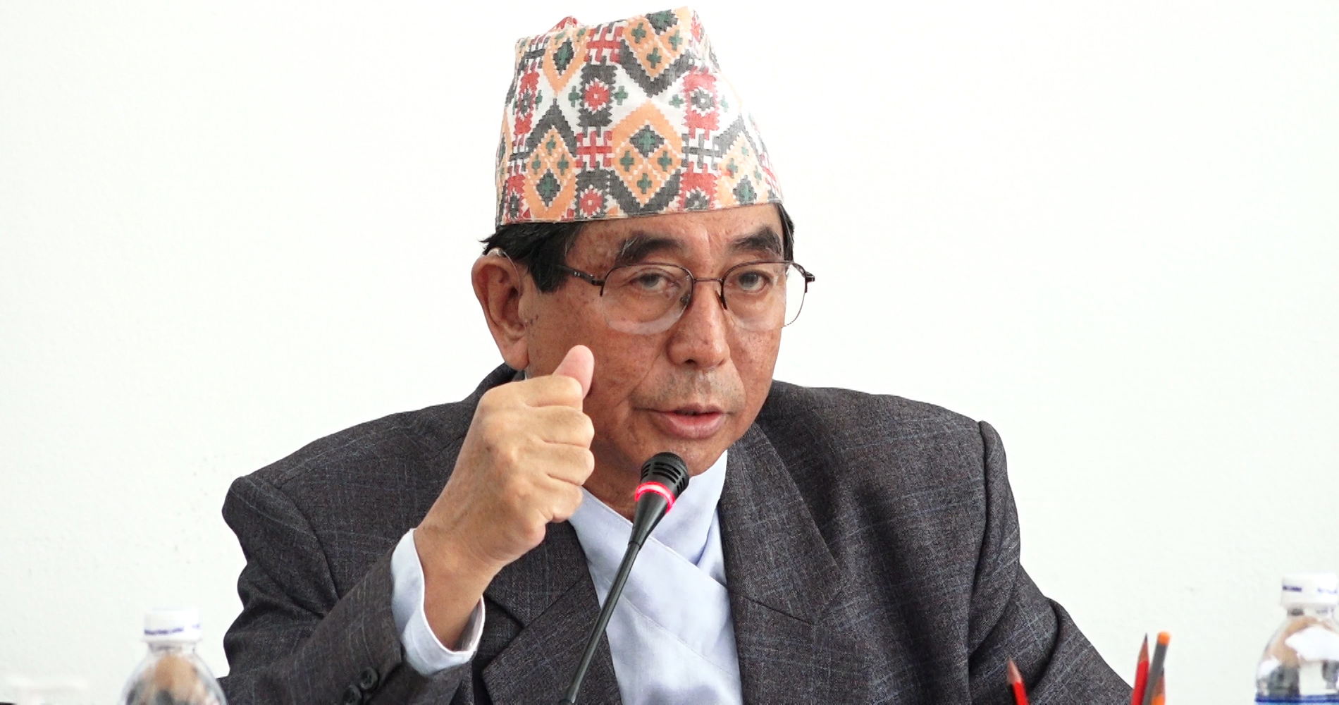 केएमसीले निलम्बन गरेका डा. विशद दाहालको निलम्बन तत्काल फिर्ता गर्न शिक्षामन्त्री राईको निर्देशन