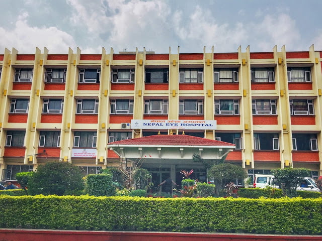 नेपाल आँखा अस्पतालमा ऐतिहासिक फड्कोः २९ हप्तामा जन्मेको शिशुको ‘लेन्स स्पेयरिङ भिट्रेक्टोमी’ सफल
