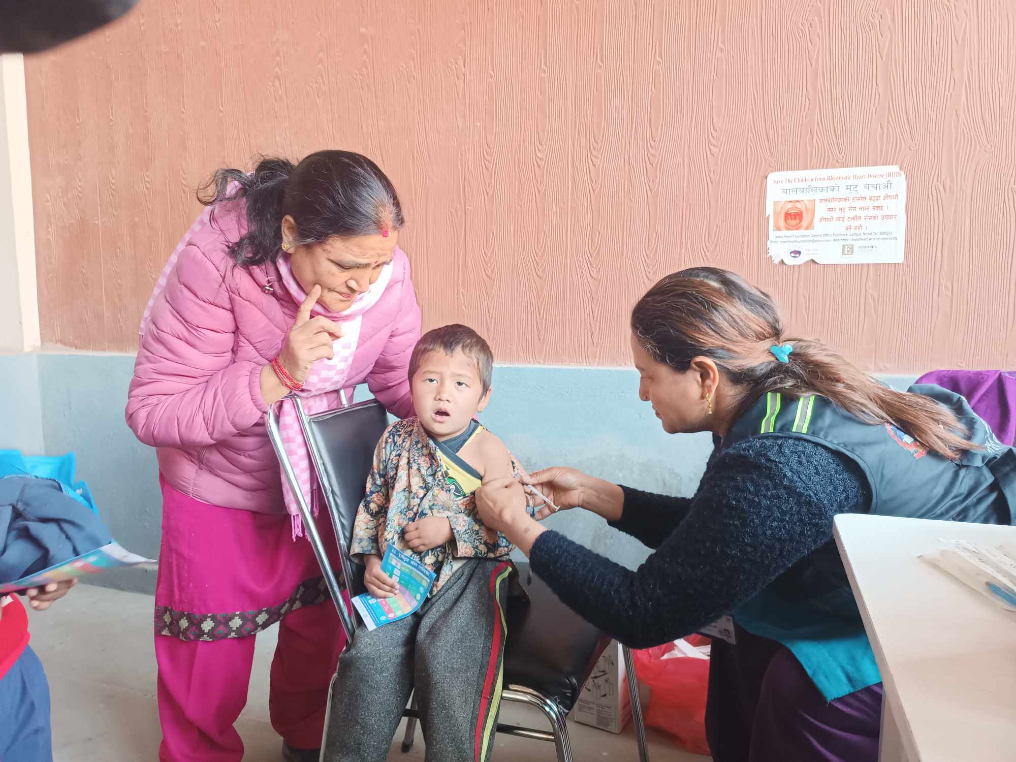 दादुरा–रुवेला खोप अभियानः ५७ लाख ४२ हजार ९९३ बालबालिकालाई खोप लगाइँदै, ५० हजार स्वास्थ्यकर्मी परिचालन