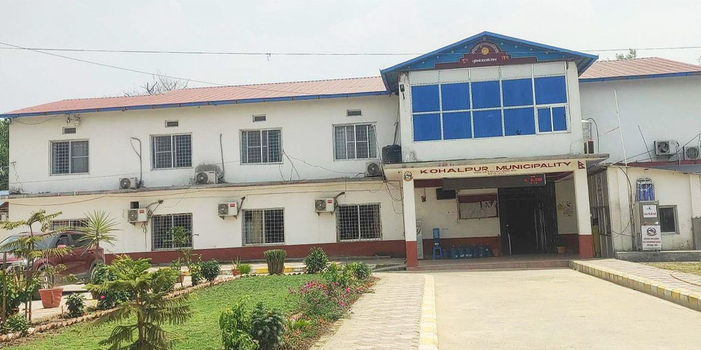 कोहलपुर नगर अस्पतालबाटै विशेषज्ञ सेवा