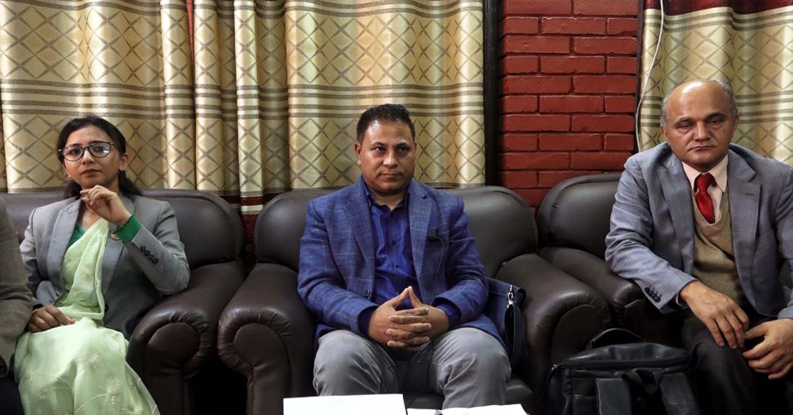 डा. तोषिमा कार्कीसहितको रास्वपा टोलीले बुझायो स्वास्थ्यमन्त्रीलाई २६ बुँदे सुझावपत्र