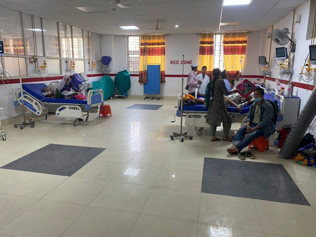 भेरी अस्पतालः टाइफाइड, डेंगु र भाइरल ज्वरोका बिरामीको चाप बढे