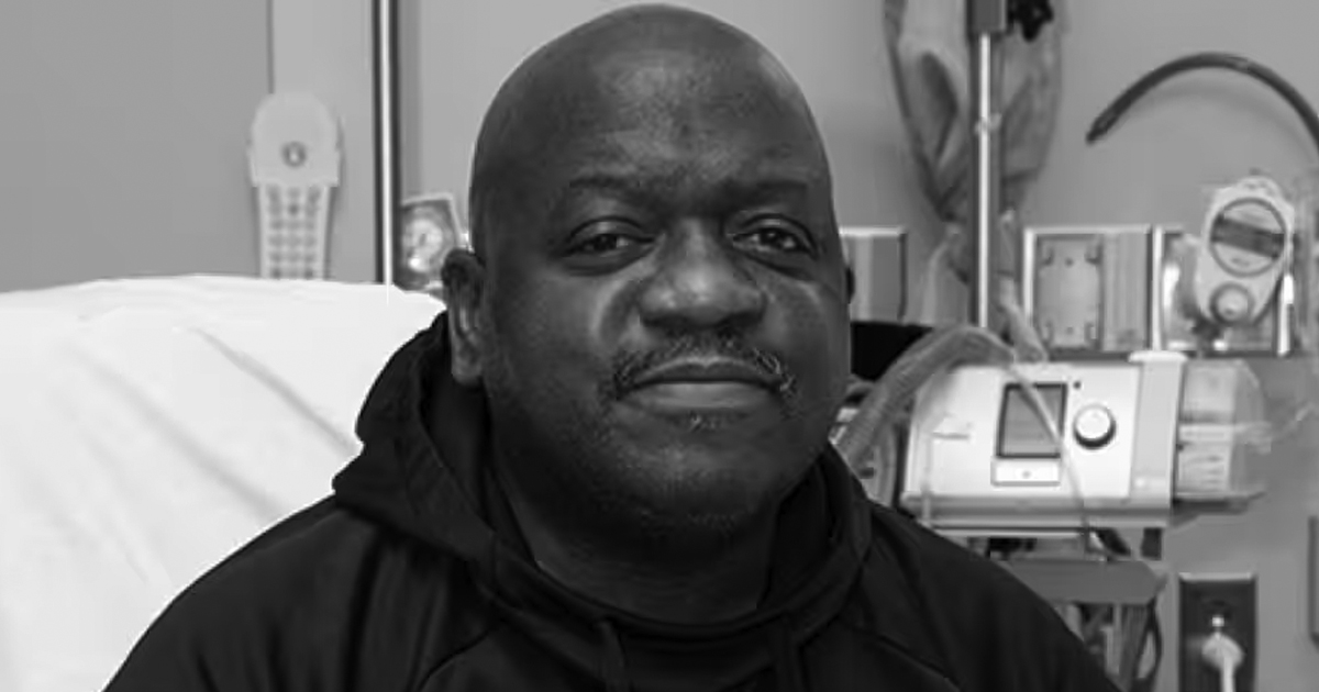 सुँगुरको मिर्गौला प्रत्यारोपण गरेका पहिलो व्यक्तिको निधन