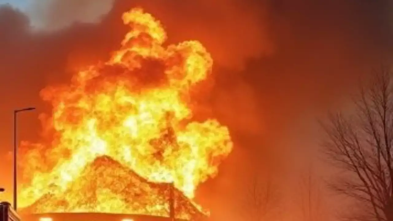 विद्यालयमा आगलागी हुँदा १७ बालबालिकाको मृत्यु