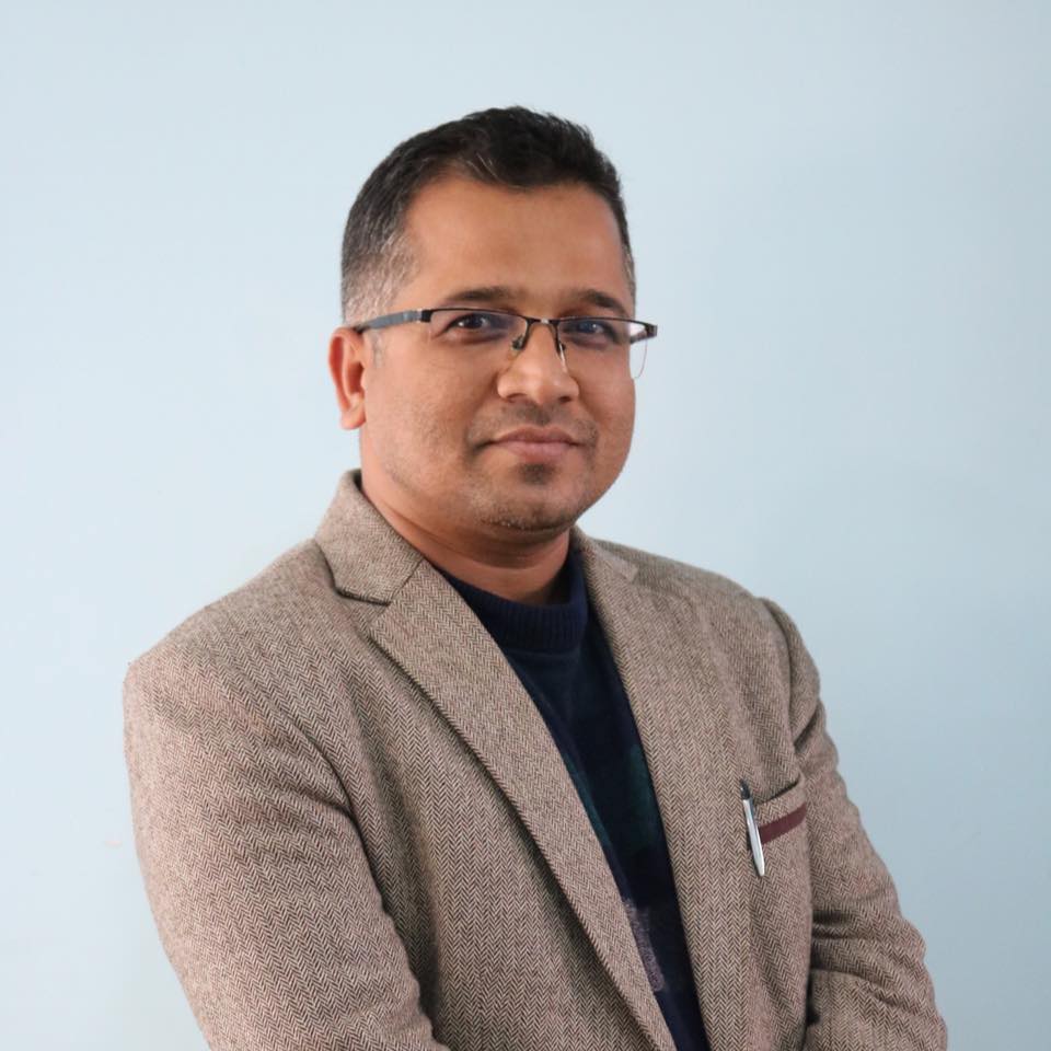 ट्रमा सेन्टरको प्रमुख मेसुमा डा. बद्री रिजाल, डा. मरासिनीलाई विशेषज्ञ चिकित्सकको जिम्मेवारी