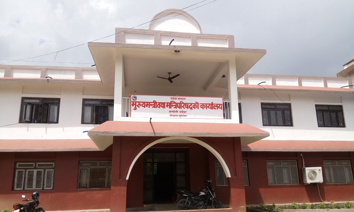 विद्यालय तथा स्वास्थ्य संस्थाका भवन पुनःनिर्माण गर्दै कर्णाली प्रदेश सरकार