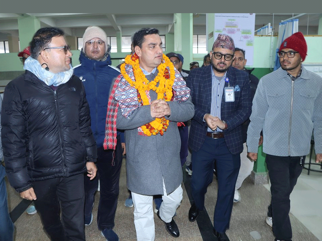 ‘गेटालाई पहिले ३ सय शैय्याको अस्पताल बनाऔँ, यसले विश्वविद्यालयको काम रोकिदैन’–स्वास्थ्यमन्त्री पौडेल