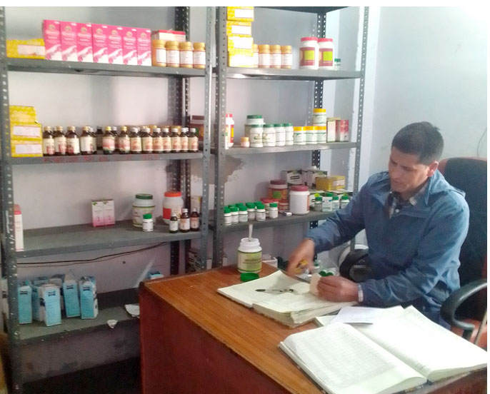 महाकाली आयुर्वेद औषधालयः दैनिक ४० देखि ६० जनाको उपचार सेवा