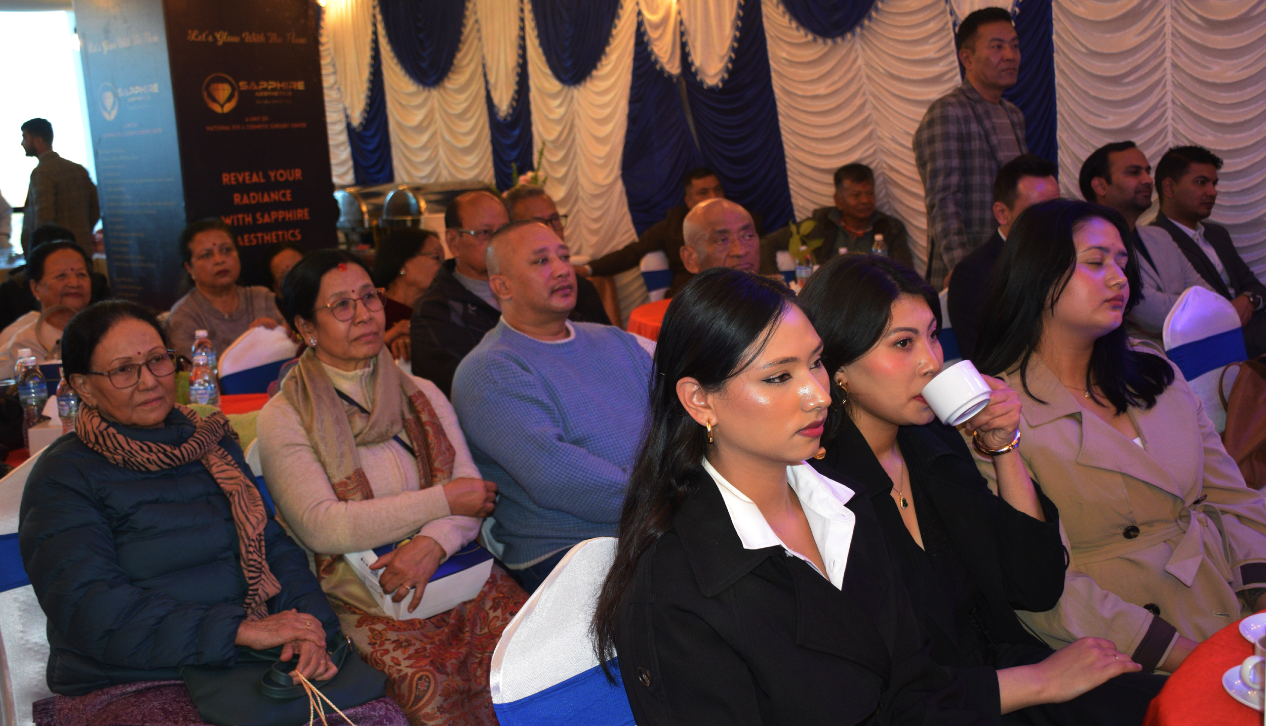 ललितपुरको युएनपार्कमा अत्याधुनिक सफायर एस्थेटिक ! प्रशान्त, प्रियंका र आयुष्मानले गरे उद्घाटन