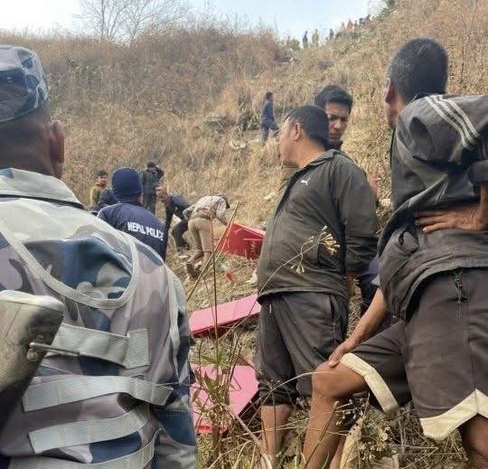 रामेछापमा निर्वाचन टोली बोकेको बोलेरो दुर्घटना- एक प्रहरीको मृत्यु, अन्यको अवस्थाबारे विवरण आउन बाँकी