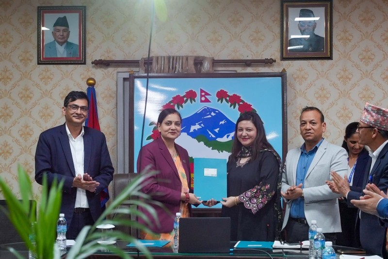 ६ स्वास्थ्य विज्ञान प्रतिष्ठानका उपकुलपतिसँग मन्त्री मेहताको कार्यसम्पादन सम्झौता