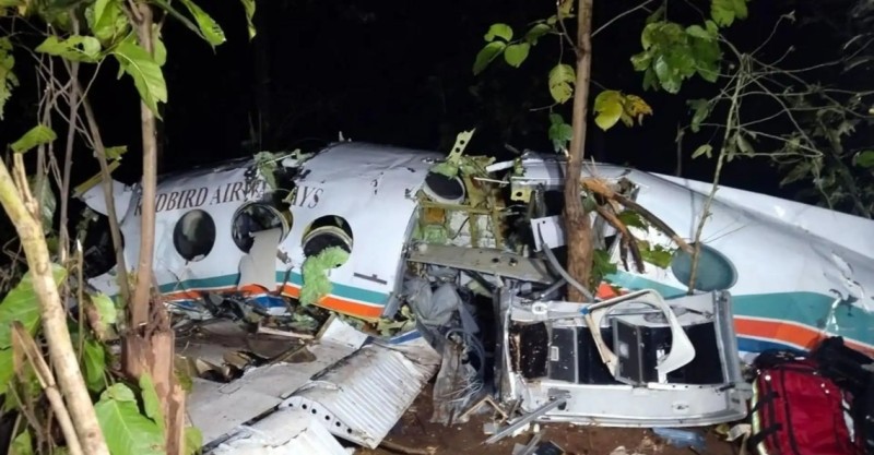 बिरामी बोकेको एयर एम्बुलेन्स दुर्घटना हुदा बिरामी र चिकित्सकसहित सात जनाको मृत्यु